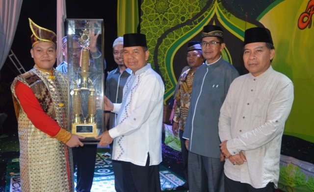 Group Sayyidil Mursalin Juara Umum Parade Syair Maulid