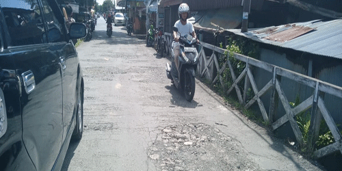 Asiekk...Jembatan Jalan Mahakam Rusak Segera Diperbaki