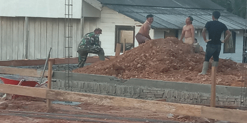 Kades Bangun Jaya Atur Warganya Bergantian Bantuan Satgas TMMD