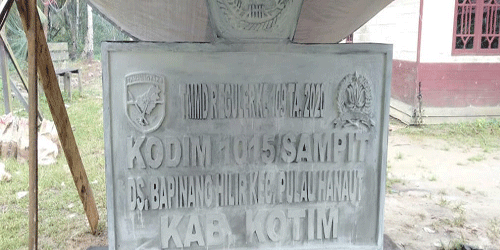 Pembangunan Prasasti TMMD 109 Kodim 1015/Spt Tinggal Finishing