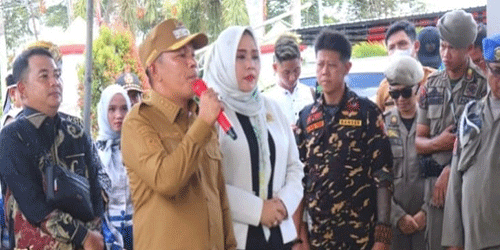 Tari-tarian Islami Iringi Wabub Murung Raya Memasuki Rumah Jabatan