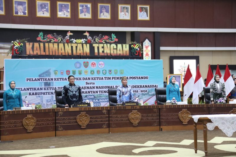 Aisyah Thisia Agustiar Lantik Ketua TP-PKK dan TP Posyandu Kabupaten/Kota se-Kalteng