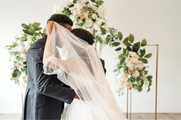 Alasan Intimate Wedding Mencuri Hati Pasangan Muda