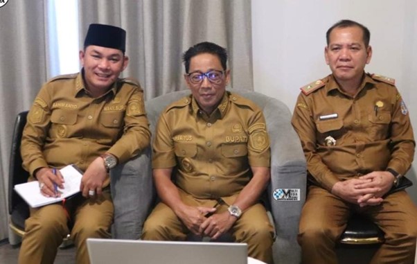 Melalui Zoom, Bupati dan Wabub Murung Raya Ikuti Entry Meeting LKPD dan LKKL