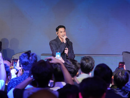 Dipha Barus hingga Afgan Ramaikan Grand Opening 25hours The Oddbird Jakarta