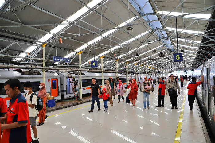 KAI Dukung Semangat Hari Buruh: Layanan Maksimal untuk Masyarakat Produktif Indonesia