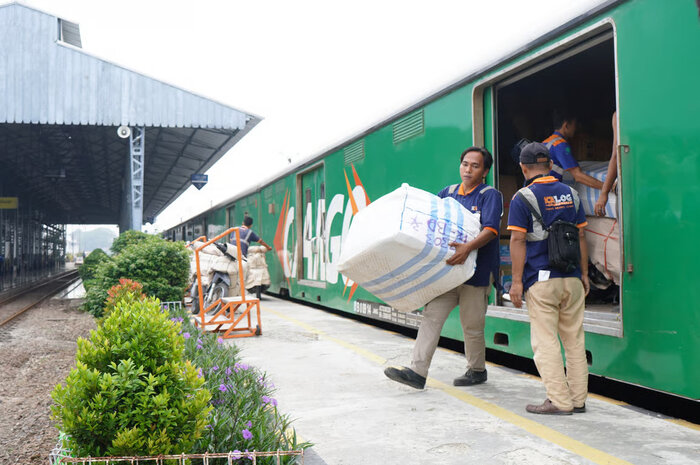 PT KAI Daop 1 Jakarta Terus Tingkatkan Layanan Angkutan Barang di Lintas Jawa