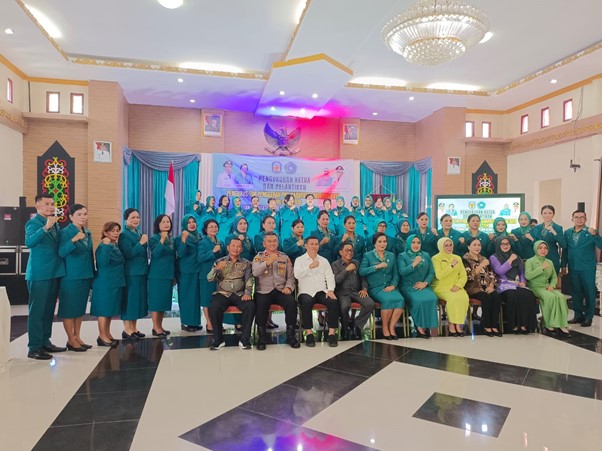 Bupati Heriyus Lantik Ketua dan Anggota TP PKK Periode 2025-2030