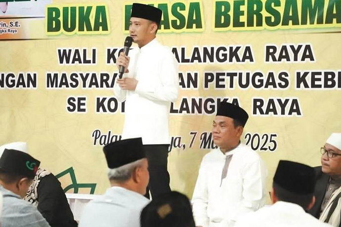 Ramadan Penuh Makna, Wali Kota Fairid Buka Puasa Bersama Petugas Kebersihan