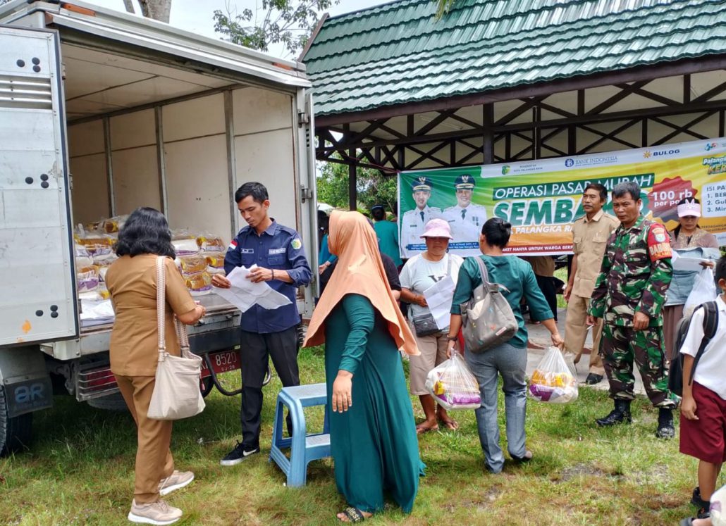 Pemko Palangka Raya Gelar Operasi Pasar Sembako Murah di Kelurahan Pager, Paket Lengkap Dijual Rp100 Ribu