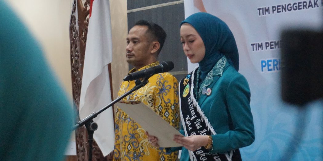 Ketua TP PKK Palangka Raya Lantik Pembina Posyandu, Dorong Sinergi Kesehatan Keluarga