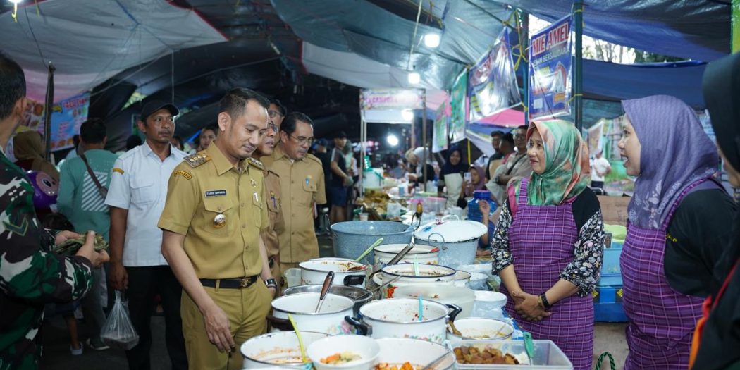 Tinjau Pasar Ramadan, Wali Kota Fairid Tekankan Kebersihan dan Kenyamanan