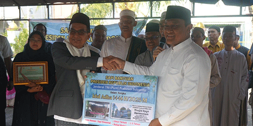 Wagub Edy Pratowo Sholat Iduladha bersama Ribuan Jamaah di Masjid Raya Darussalam Palangka Raya