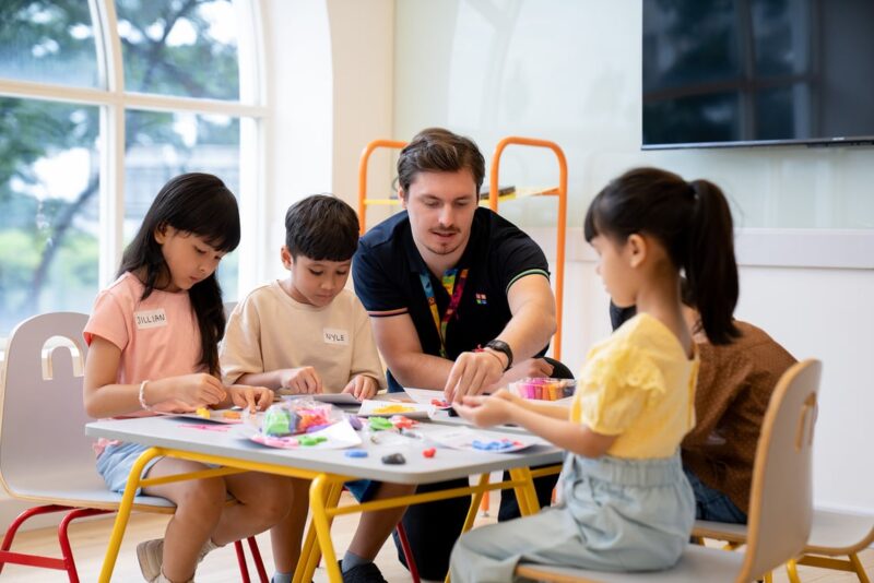 Kabar Baik untuk Warga Bekasi! English 1 Akan Segera Buka Center Baru di Jatiasih