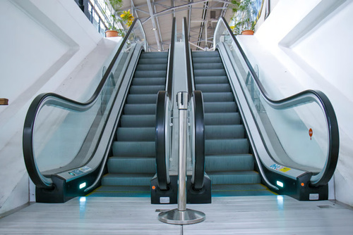 Fasilitas Eskalator di Stasiun Pasar Senen Permudah Mobilitas Penumpang Saat Libur Panjang