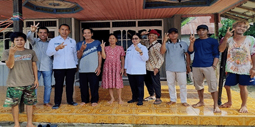 Dengar Langsung Harapan Masyarakat, Paslon Jimmy-Inri Kampanye “Dor to Dor” di Desa Manjangkan