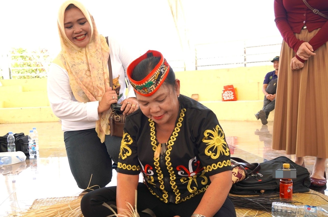 FBIM 2025: Mura Juara III Lomba Menganyam Rotan