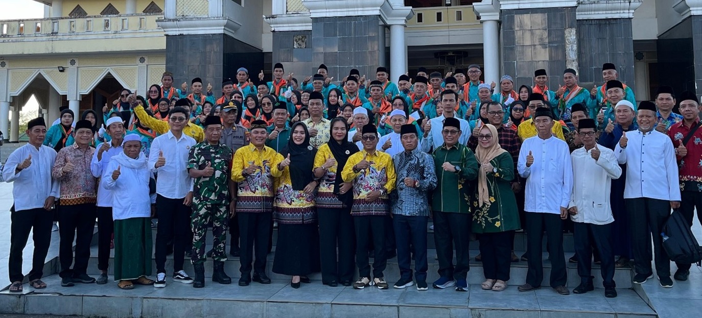 Bupati dan Wabup  Murung Raya Lepas 63 CJH