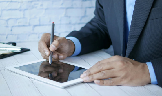 Tanda Tangan Elektronik Adalah Kunci Efisiensi Bisnis: Ini Keuntungan Utamanya!