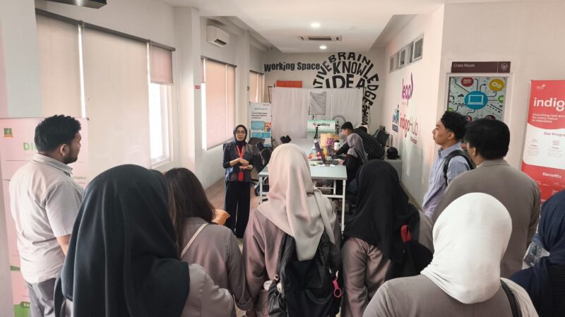 Telkom Indonesia Perkenalkan Dunia Industri Digital Melalui Kunjungan Mahasiswa ITBK di IndigoHub Makassar
