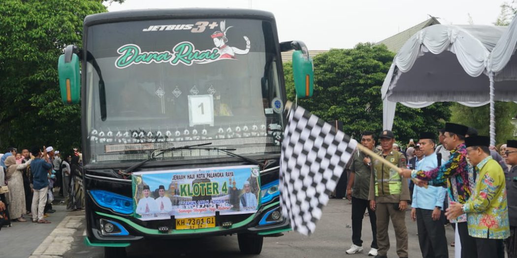 Wakil Wali Kota Palangka Raya Lepas 222 Calon Jemaah Haji Kloter IV