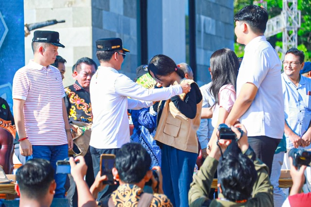 KKN UPR 2025 Resmi Dilepas, Gubernur Tekankan Sinergi Mahasiswa dan Program Prioritas Pemprov