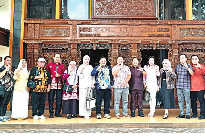 Gali Regulasi Layak Anak dan BUMDes, DPRD Kapuas Konsultasi ke Cirebon