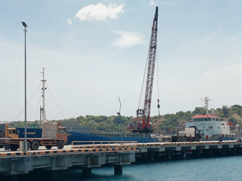 Logistik Aceh Terus Menggeliat, Dua Kapal Sandar di Dermaga Pelabuhan Krueng Raya Pelindo