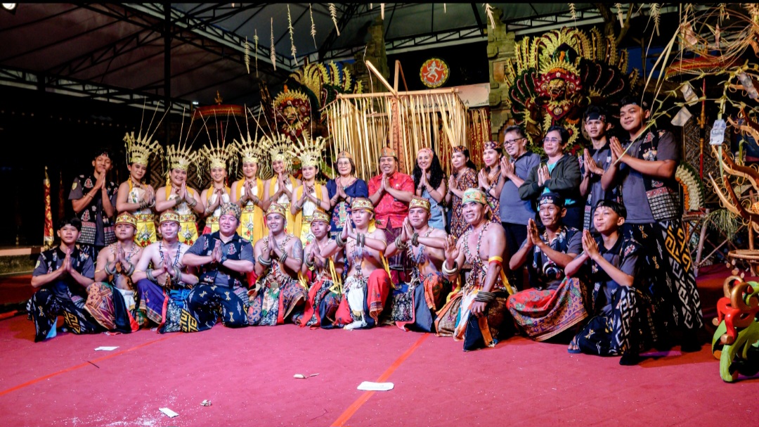 Tarian Sakral Bartim Memukau Bali: Tradisi Dayak Ma’anyan Menyapa Dunia