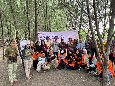 Hijaukan Pesisir Timur Jawa, KAI Logistik Tanam 2.000 Mangrove