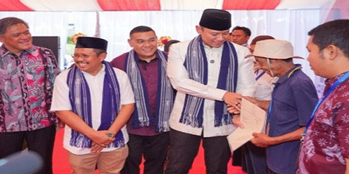 Dampingi Menko AHY Serahkan Sertipikat, Wamen Ossy Sebut Negara Hadir Lindungi Hak Rakyat