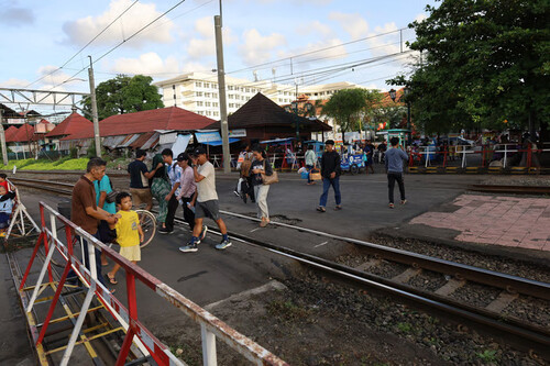 Perlintasan KA di Yogyakarta Ini Khusus Dilalui Pejalan Kaki, Pemotor Dilarang Melintas!
