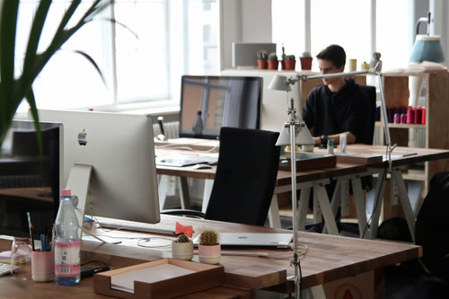 Tips Alokasi Gaji untuk First Jobber: Antara Self-Reward dan Investasi Cerdas