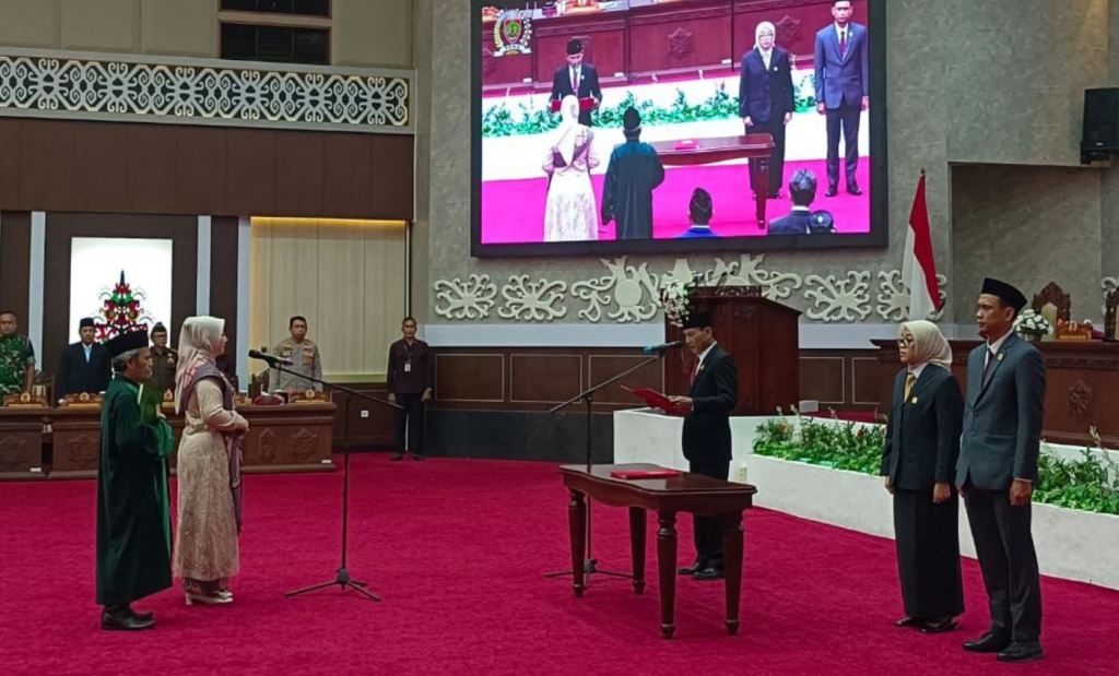 Endang Susilawatie Resmi Dilantik sebagai Anggota DPRD Kalteng