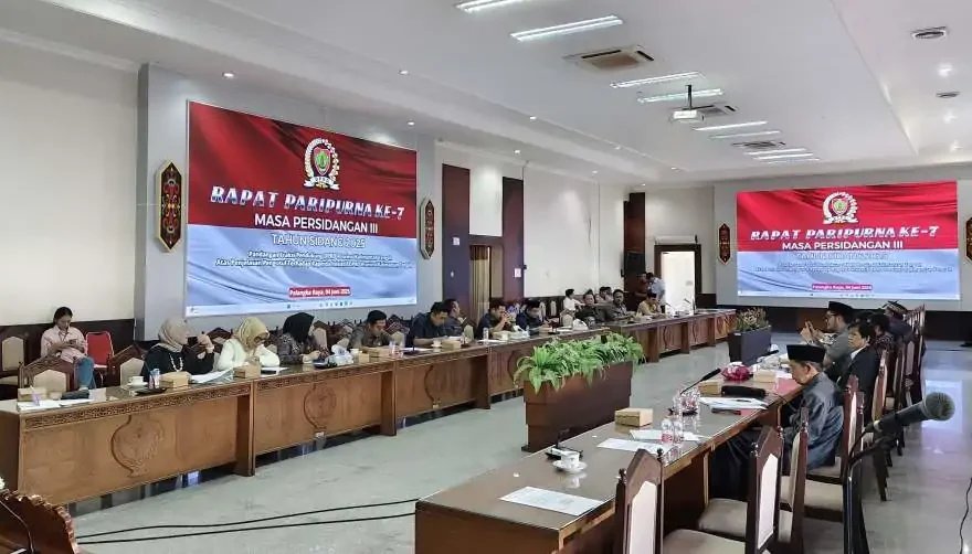 DPRD Kalteng Sampaikan Raperda Inisiatif tentang Hak Keuangan dan Administrasi