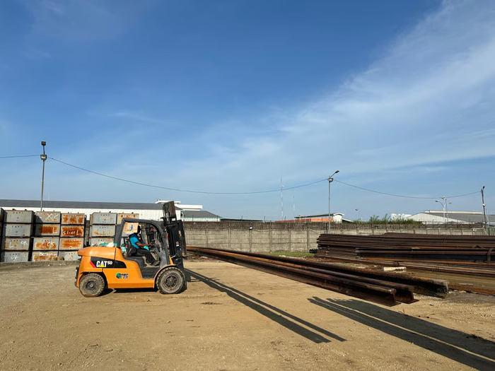 Dukung Modernisasi Rel Kereta, KAI Logistik Distribusikan 5.656 Batang Rel KA ke Berbagai Daerah