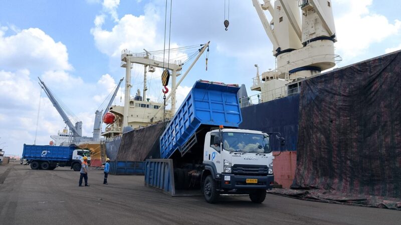 Fasilitasi Logistik Green Coke di Riau, Pelindo Solusi Logistik Dukung Transisi Energi Hijau