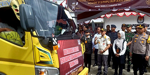 Lepas Distribusi Logistik PSU Pilkada Barito Utara, Pj Bupati Indra Gunawan Ajak Semua Pihak Dukung Kelancaran PSU