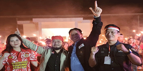 Bupati Barito Timur Lepas Parade Merah Putih Sambut HUT ke-80 RI