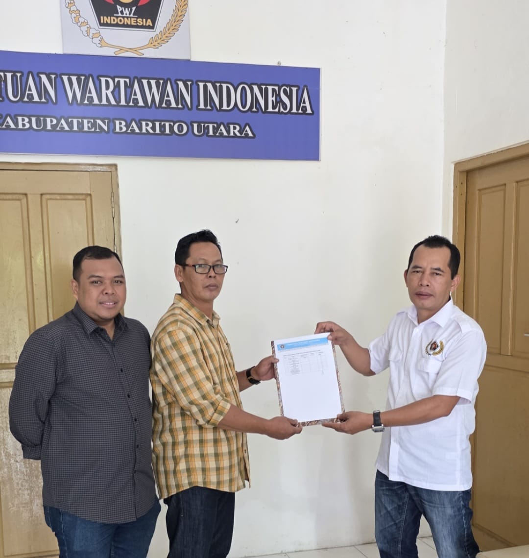 Ahmad Pudaili Resmi Daftar Calon Ketua PWI Barito Utara Periode 2025-2028