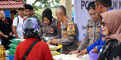 Polres Barito Utara Luncurkan Gerakan Pangan Murah, Salurkan Beras Rp57.000 per 5 Kilogram