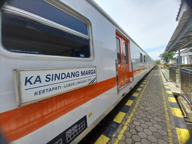 Sambut HUT ke - 80 RI, KAI Divre III Palembang Hadirkan Promo Merdeka untuk Kereta Api Sindang Marga