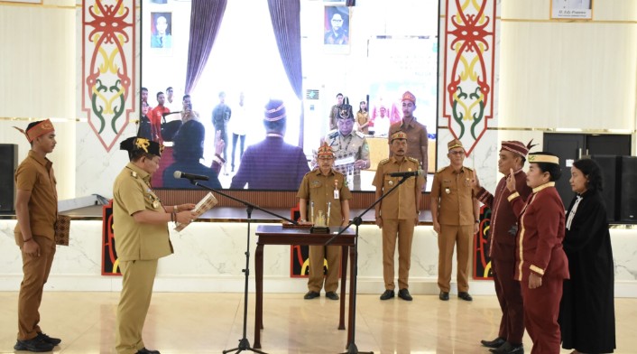 Dua Damang Kepala Adat di Kapuas Resmi Dilantik