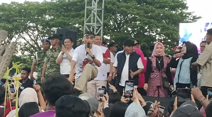 Open Ceremony Gubernur Cup 2025 di Kapuas Meriah, Ribuan Warga Tumpah Ruah