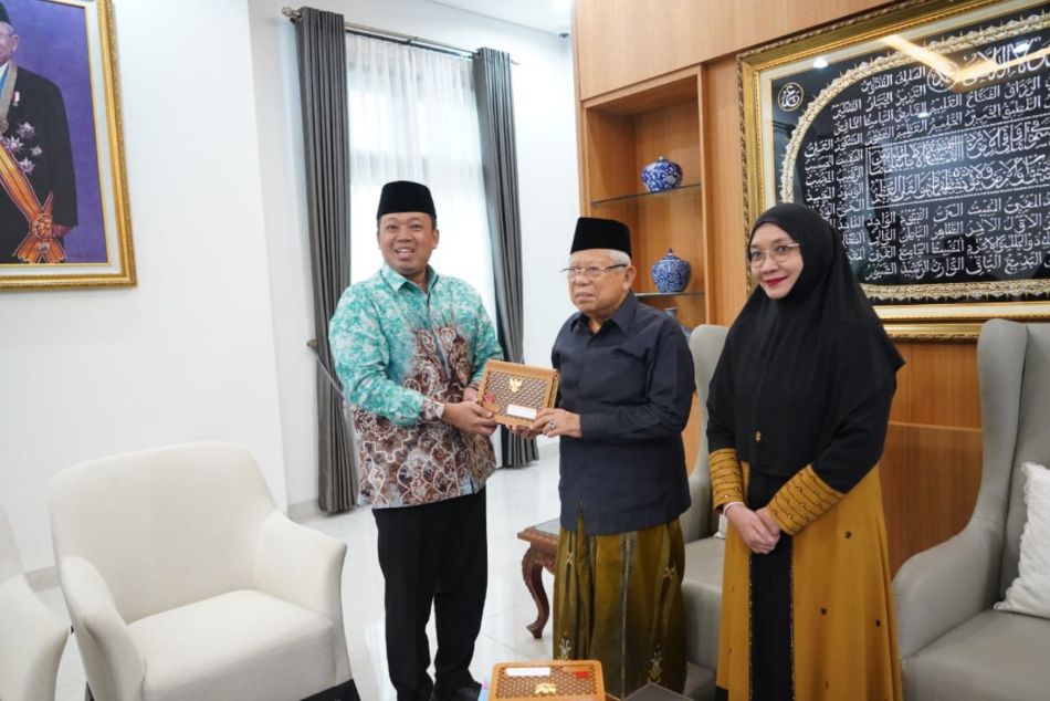 Presiden Utus Menteri ATR Serahkan Undangan Upacara 17 Agustus ke Wapres ke-13