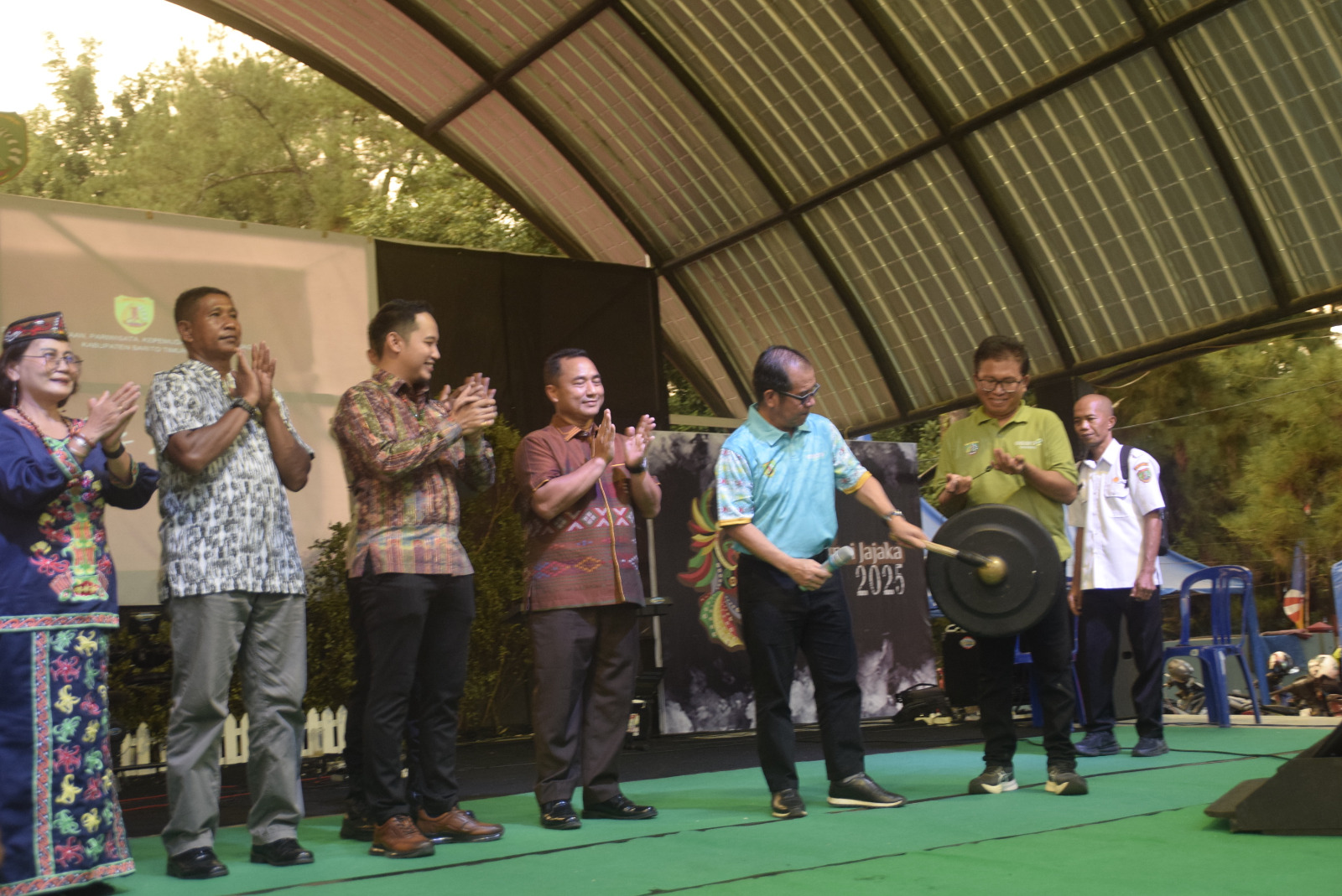 Festival Nansarunai Jajaka 2025 Resmi Dibuka, Barito Timur Tampilkan Warisan Budaya dan Semangat Kebersamaan
