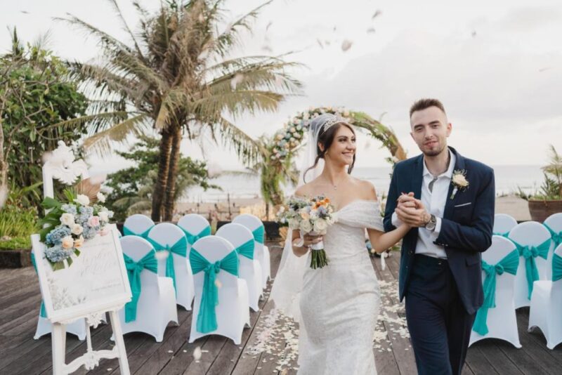 Inspirasi Wedding Nuansa Flora di Swarga Suites Bali Berawa