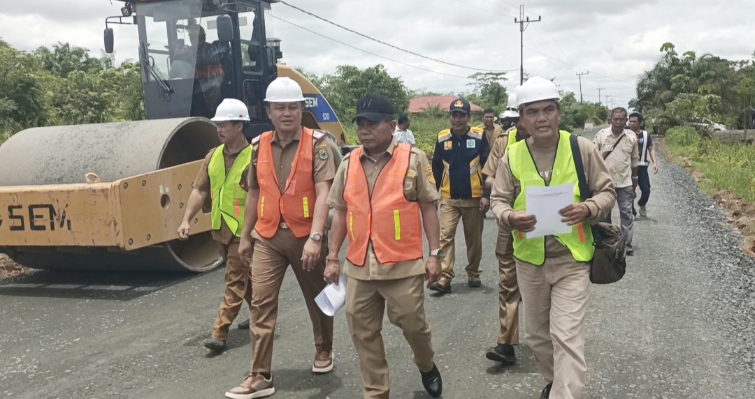 Bupati Wiyatno Tinjau Sejumlah Proyek Pembangunan Infrastruktur Jalan