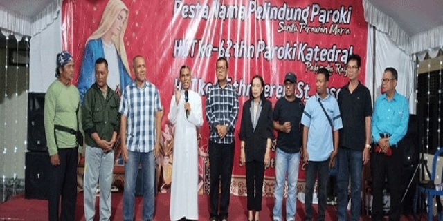HUT Paroki Katedral Palangka Raya dan Gereja Santo Yosef, RD Patrisius Alutampu Ingatkan Umat untuk Teladani Bunda Maria