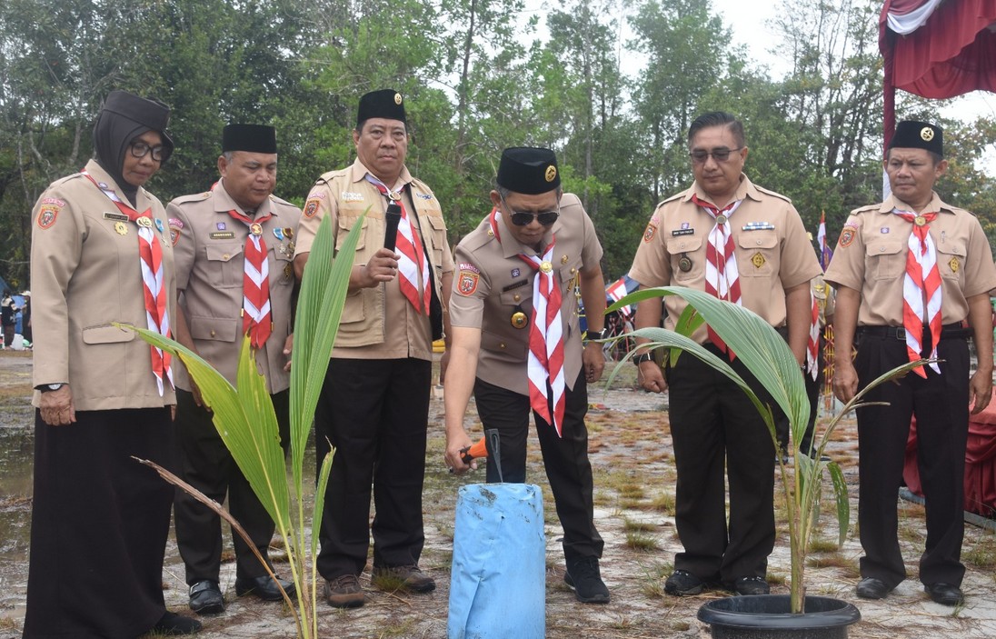 Jambore Pramuka Katingan 2025 Resmi Ditutup, Firdaus Tegaskan Pramuka Bentuk Karakter Bangsa